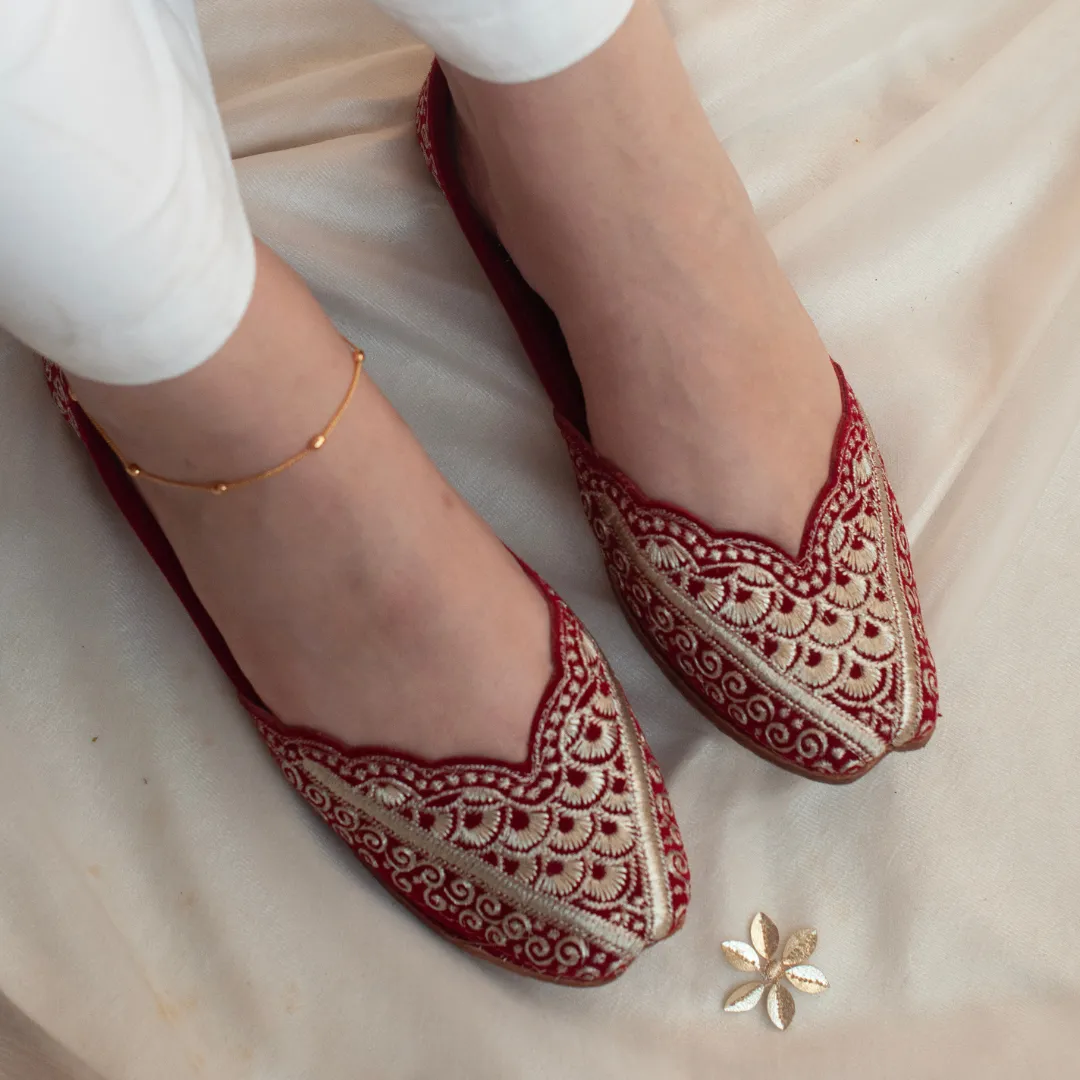 Gulnaar Red Handcrafted Zari Jutti