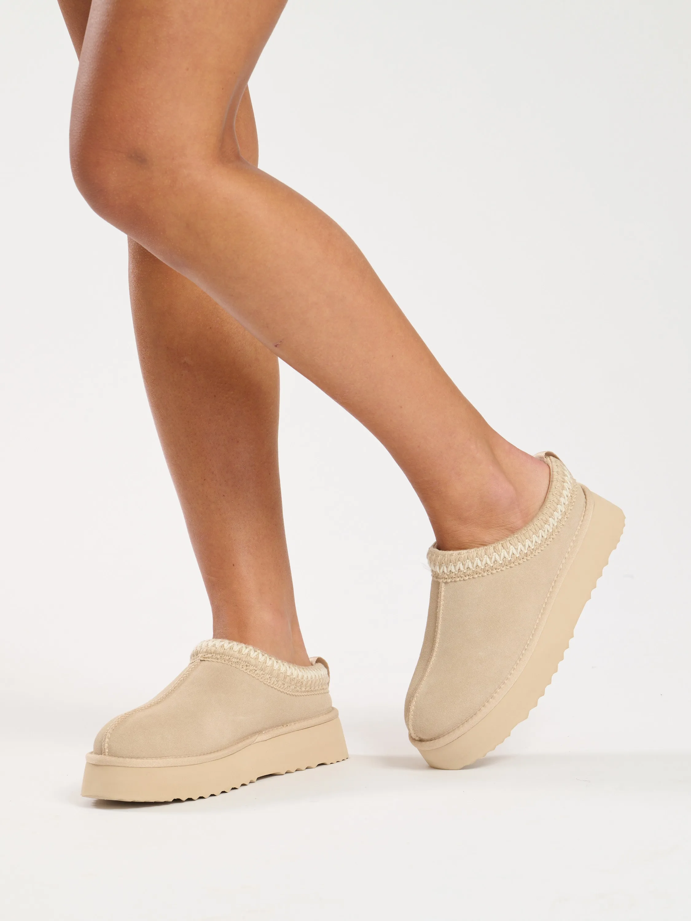 The 'slip' chunky mule with whipstitch detail in cream